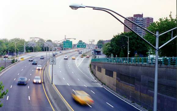 Brooklyn-Queens Expressway South from 65th Place Image 0