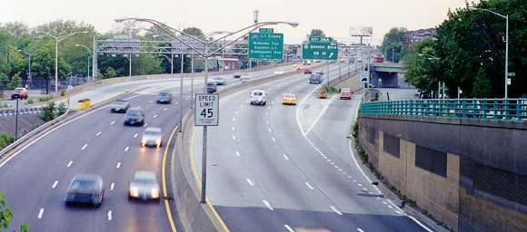 Brooklyn-Queens Expressway South from 65th Place Image 1