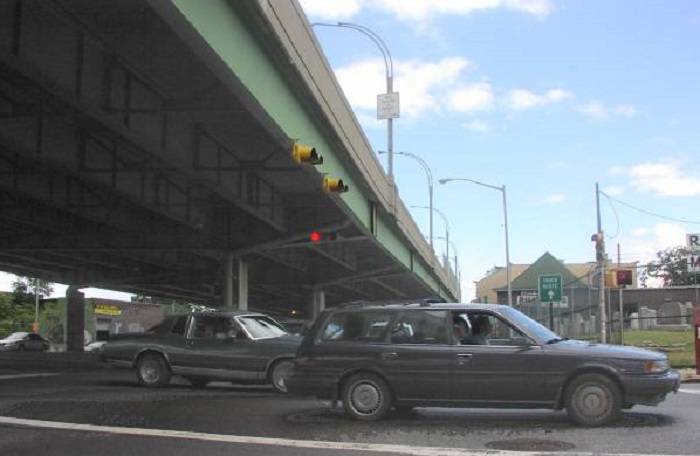 Brooklyn-Queens Expressway at 48th Street in Maspeth Image 0