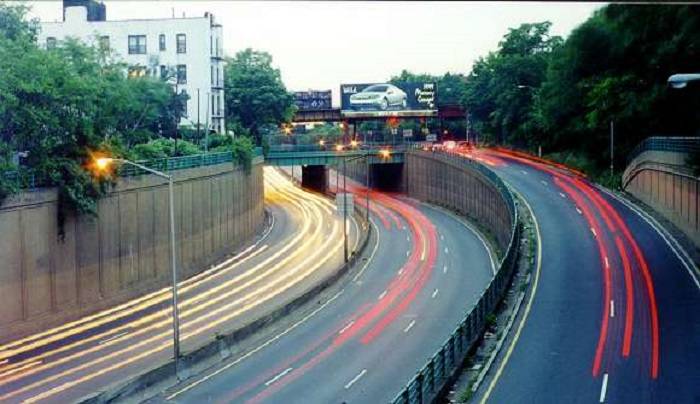 Brooklyn-Queens Expressway North at Roosevelt Avenue Exit Image 0