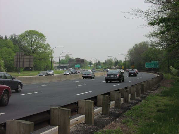 Meadowbrook Parkway Roosevelt Field Exits M1 M2 Image 2