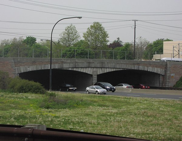 Meadowbrook Parkway at Old Country Road Exit M1 Image 0